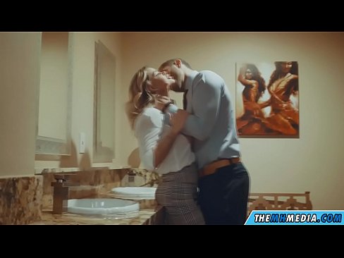 ❤️ Ke hoʻowalewale ʻia ʻoe e kahi blonde busty i kahi lumi hoʻomaha ākea ❤❌ Sex video iā mākou haw.dreamypassionjourney.ru ❌️❤